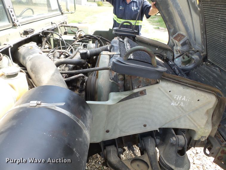 image for item DE7966 1992 Am General Hummer H1 SUV