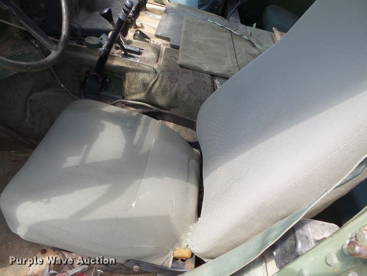 image for item DE7966 1992 Am General Hummer H1 SUV