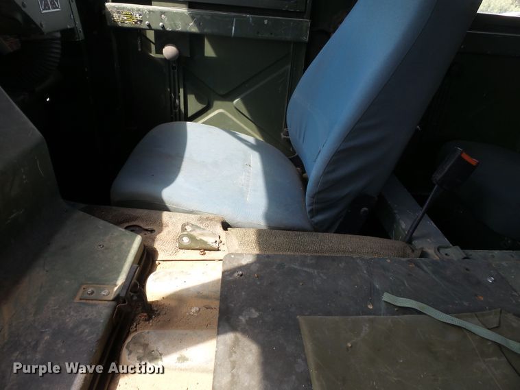 image for item DE7966 1992 Am General Hummer H1 SUV