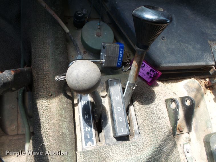 image for item DE7966 1992 Am General Hummer H1 SUV