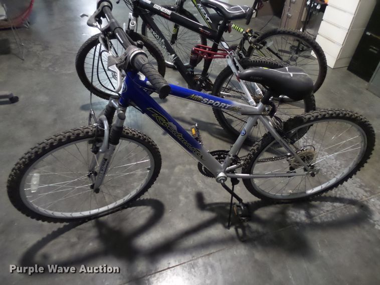 image for item DE7974 (3) bicycles