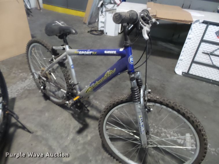 image for item DE7974 (3) bicycles