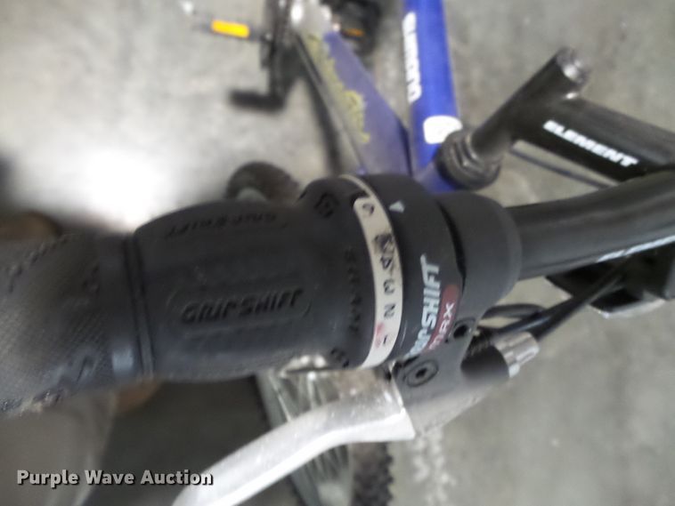 image for item DE7974 (3) bicycles