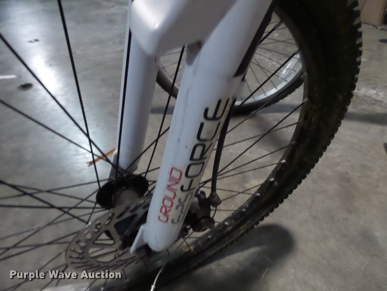 image for item DE7974 (3) bicycles