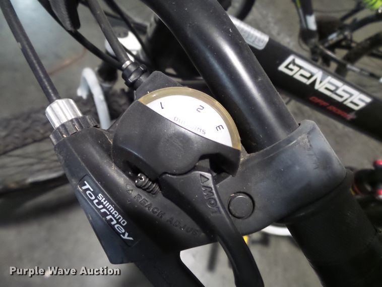 image for item DE7974 (3) bicycles