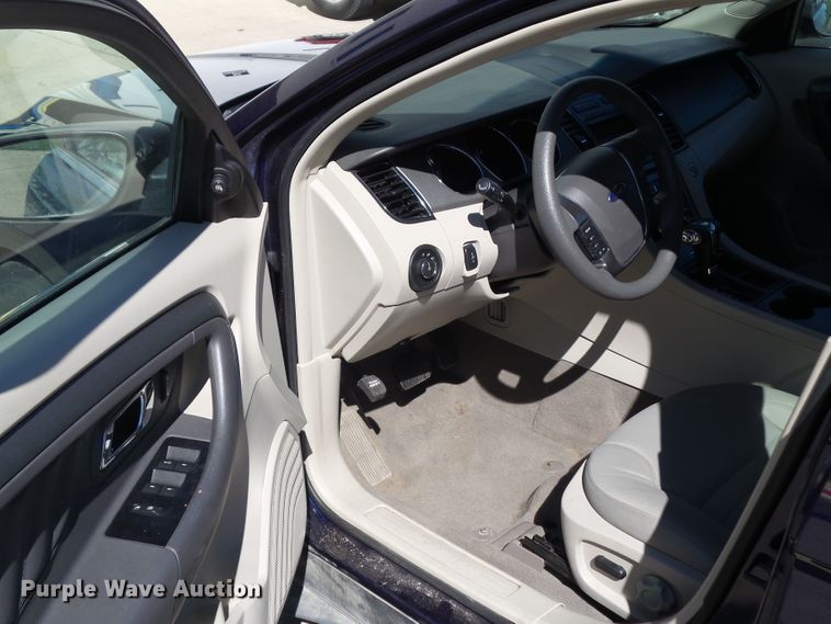 image for item DF0798 2011 Ford Taurus SE