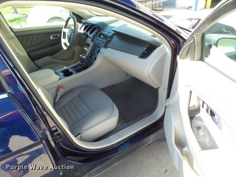 image for item DF0798 2011 Ford Taurus SE