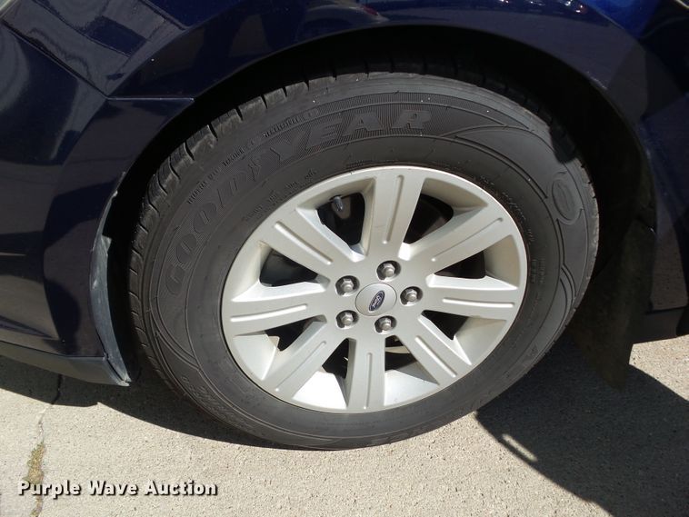 image for item DF0798 2011 Ford Taurus SE