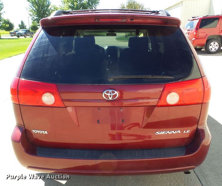 image for item DF0799 2008 Toyota Sienna LE van