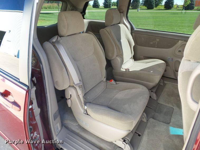 image for item DF0799 2008 Toyota Sienna LE van