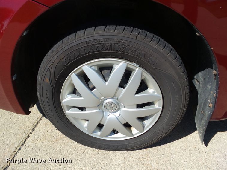 image for item DF0799 2008 Toyota Sienna LE van