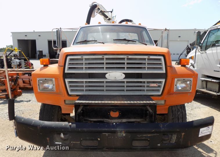 image for item DG2430 1986 Ford F8000 vacuum truck