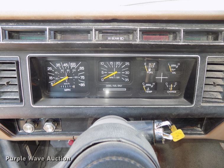 image for item DG2430 1986 Ford F8000 vacuum truck