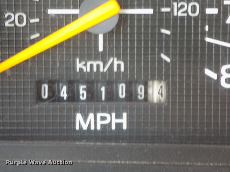 image for item DG2430 1986 Ford F8000 vacuum truck