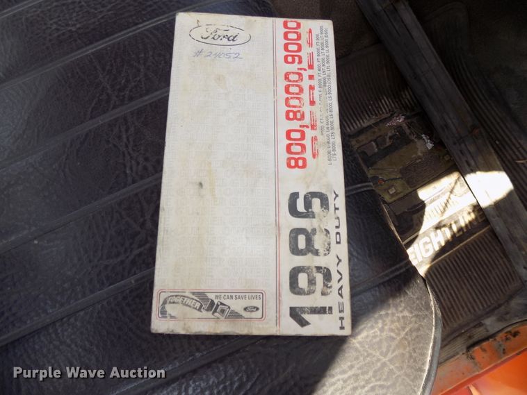 image for item DG2430 1986 Ford F8000 vacuum truck