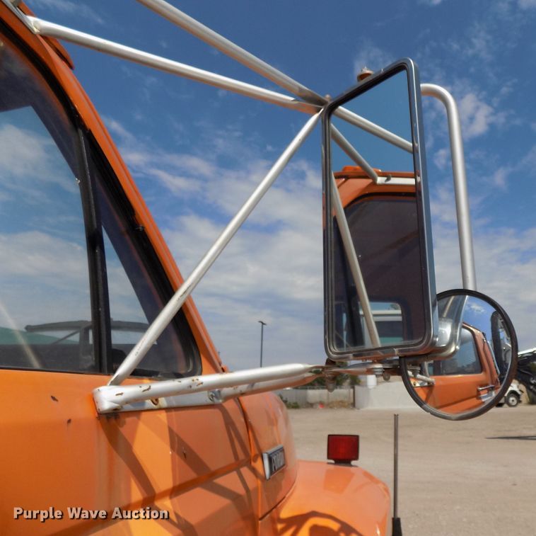 image for item DG2430 1986 Ford F8000 vacuum truck