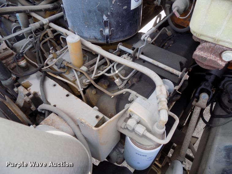 image for item DG2430 1986 Ford F8000 vacuum truck