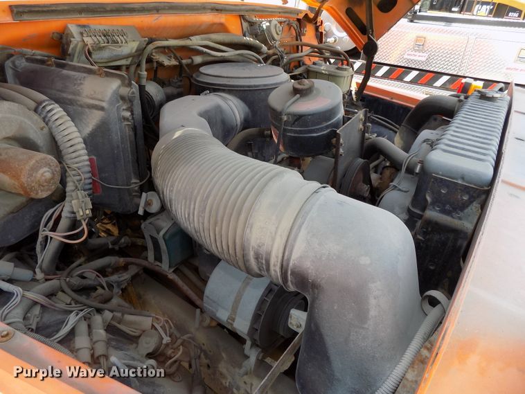 image for item DG2430 1986 Ford F8000 vacuum truck