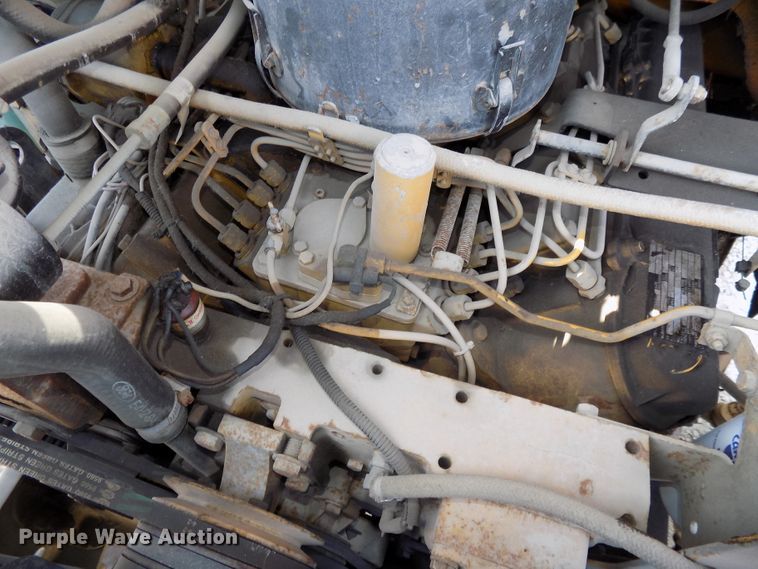 image for item DG2430 1986 Ford F8000 vacuum truck