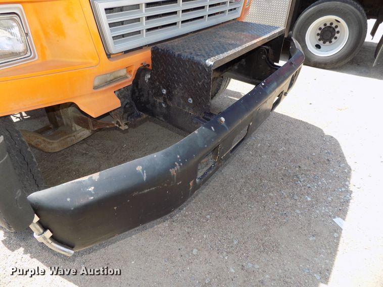 image for item DG2430 1986 Ford F8000 vacuum truck