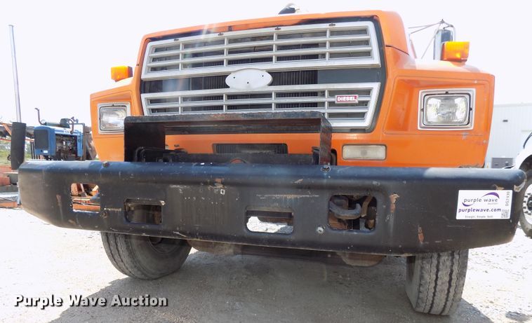 image for item DG2430 1986 Ford F8000 vacuum truck