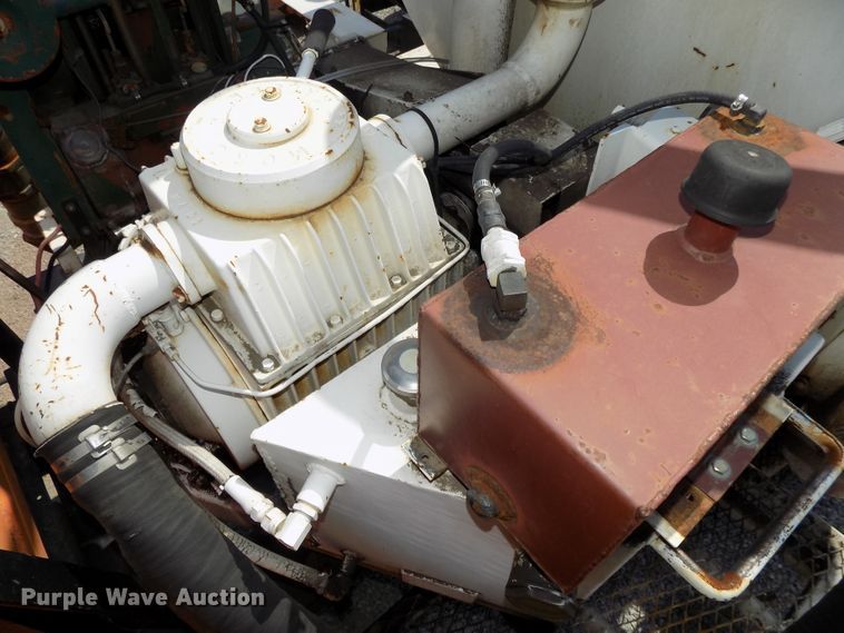 image for item DG2430 1986 Ford F8000 vacuum truck