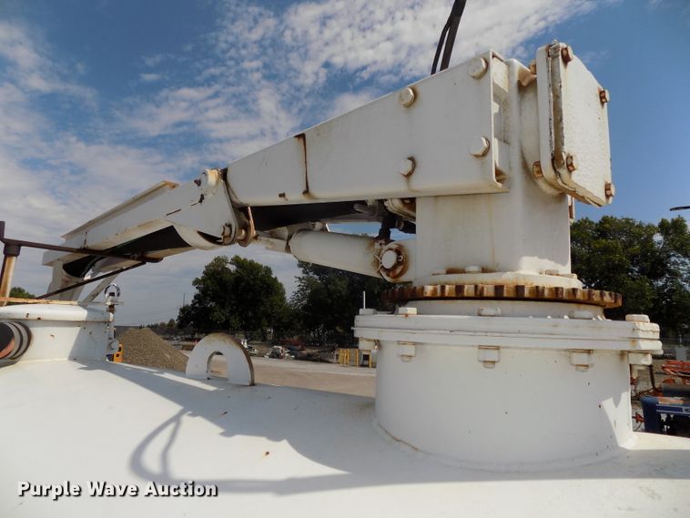 image for item DG2430 1986 Ford F8000 vacuum truck