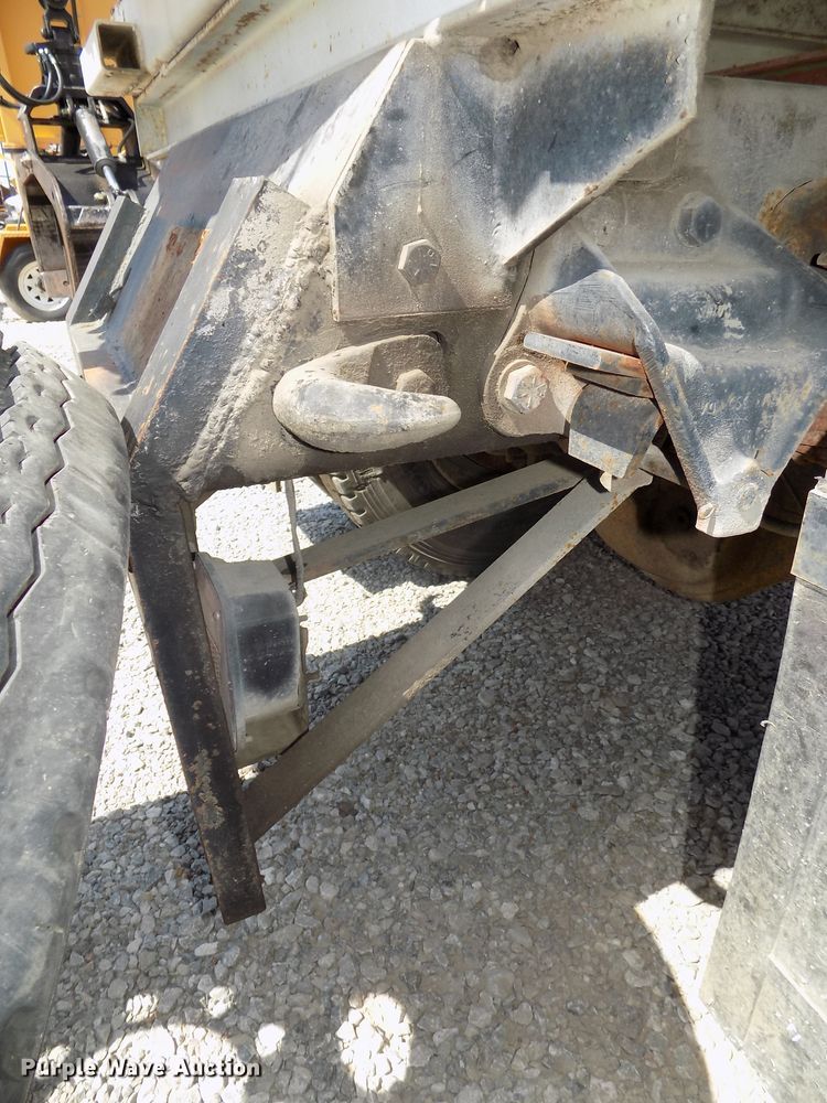 image for item DG2430 1986 Ford F8000 vacuum truck