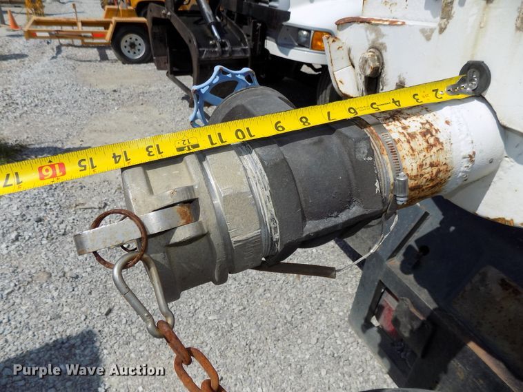 image for item DG2430 1986 Ford F8000 vacuum truck