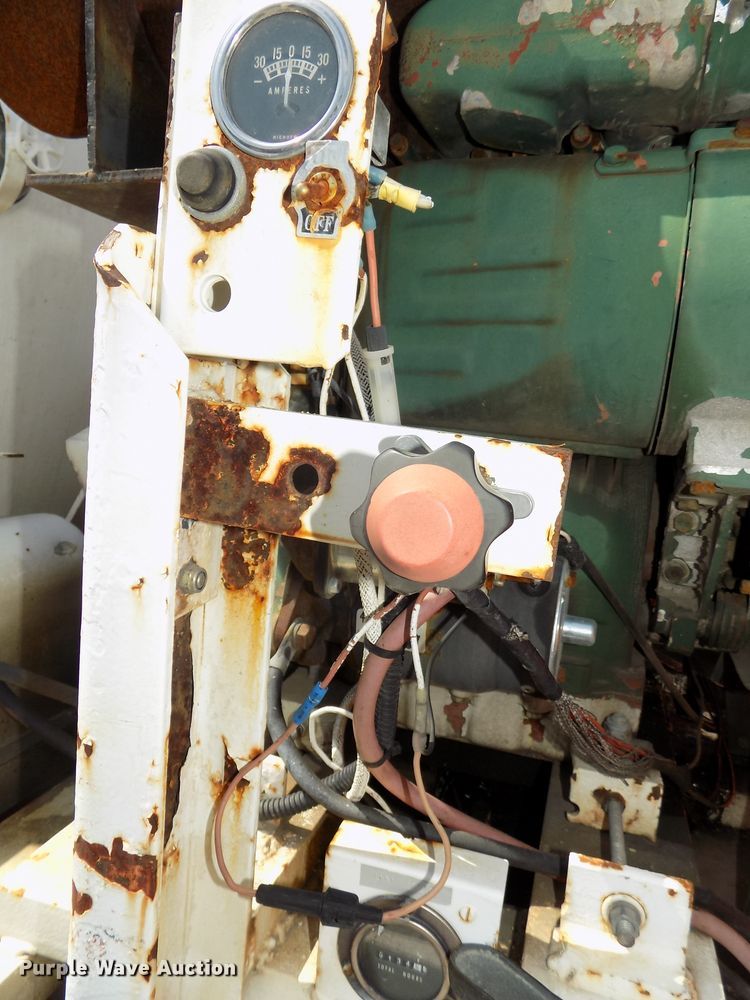 image for item DG2430 1986 Ford F8000 vacuum truck