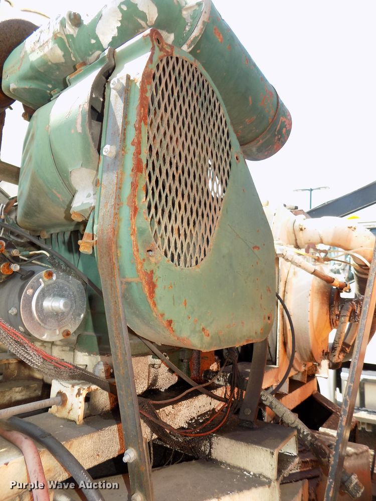 image for item DG2430 1986 Ford F8000 vacuum truck