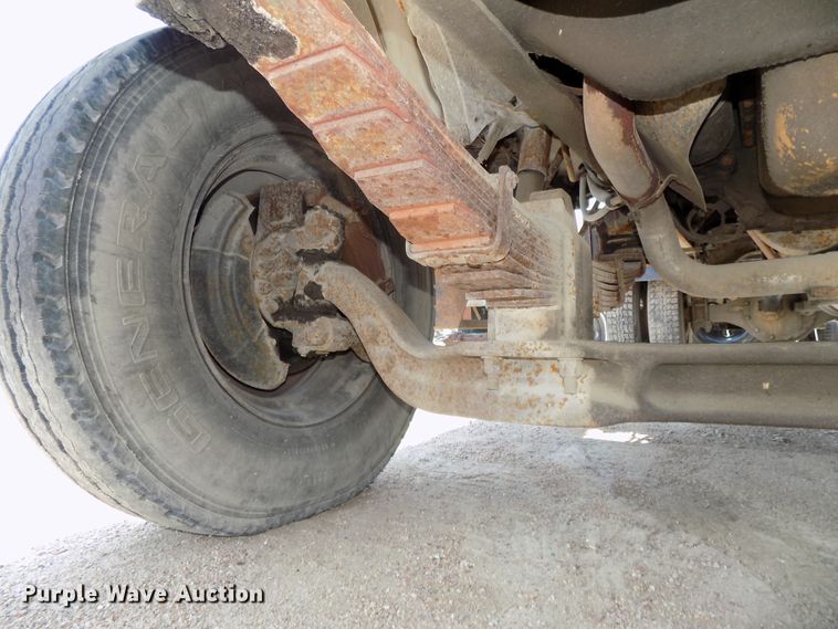 image for item DG2430 1986 Ford F8000 vacuum truck