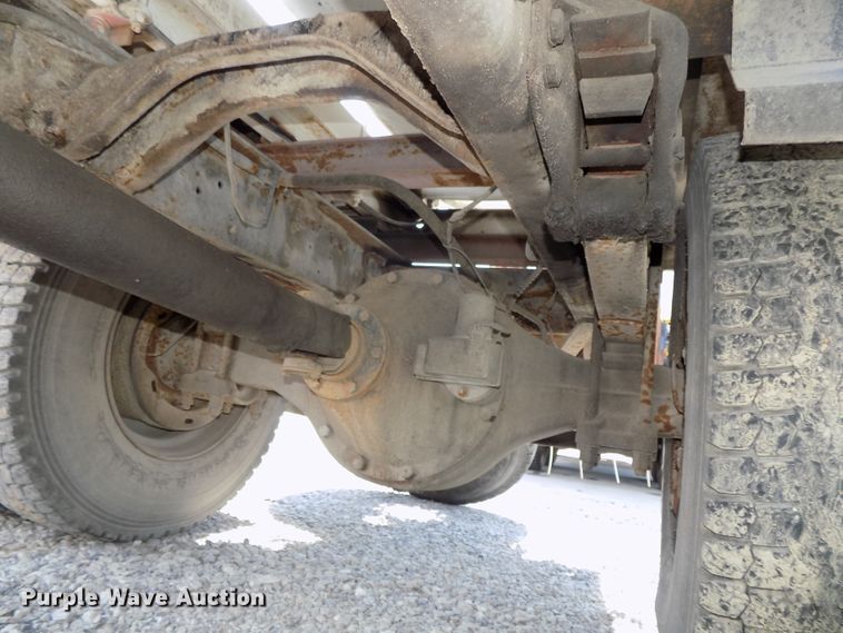 image for item DG2430 1986 Ford F8000 vacuum truck