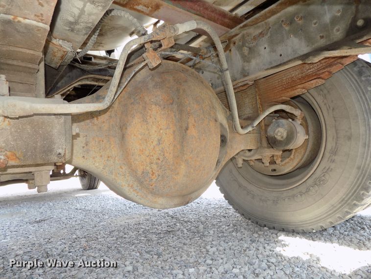 image for item DG2430 1986 Ford F8000 vacuum truck