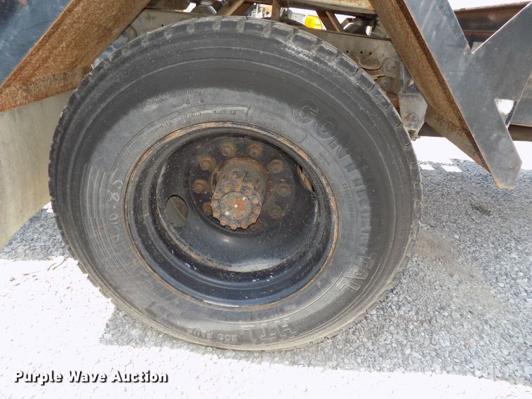 image for item DG2430 1986 Ford F8000 vacuum truck