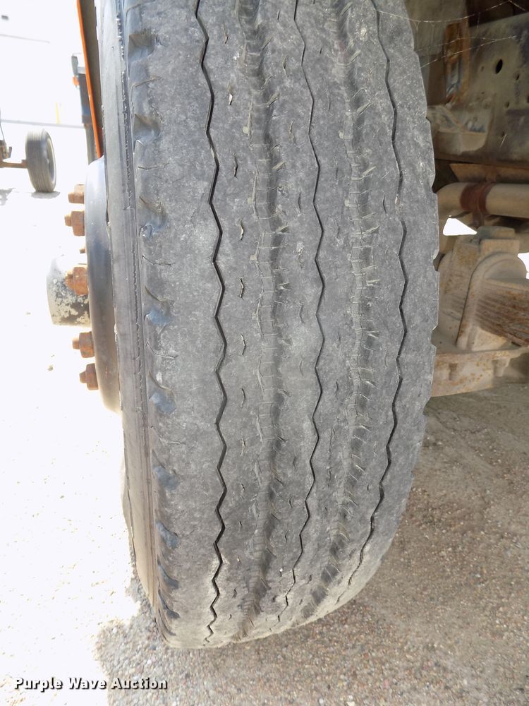 image for item DG2430 1986 Ford F8000 vacuum truck