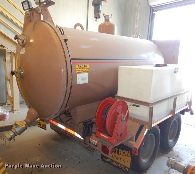 image for item DG4852 2004 Vactron VT-19 tank trailer