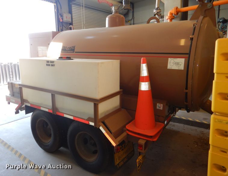 image for item DG4852 2004 Vactron VT-19 tank trailer