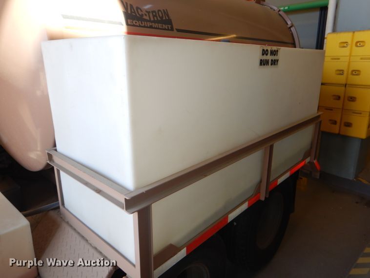 image for item DG4852 2004 Vactron VT-19 tank trailer