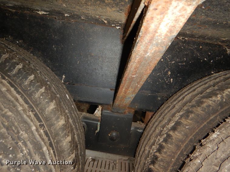 image for item DG4852 2004 Vactron VT-19 tank trailer