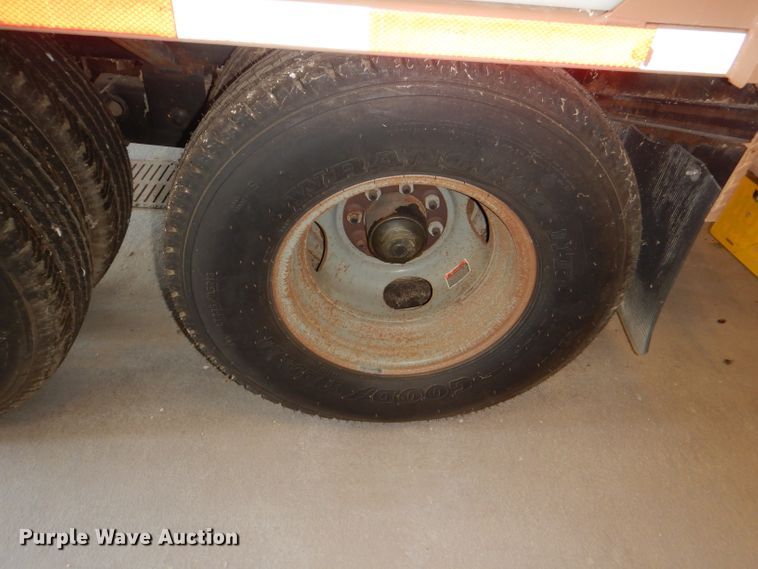 image for item DG4852 2004 Vactron VT-19 tank trailer