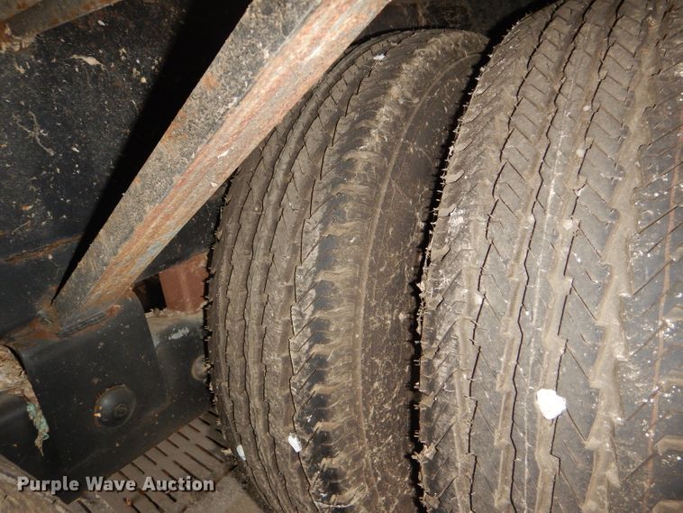 image for item DG4852 2004 Vactron VT-19 tank trailer