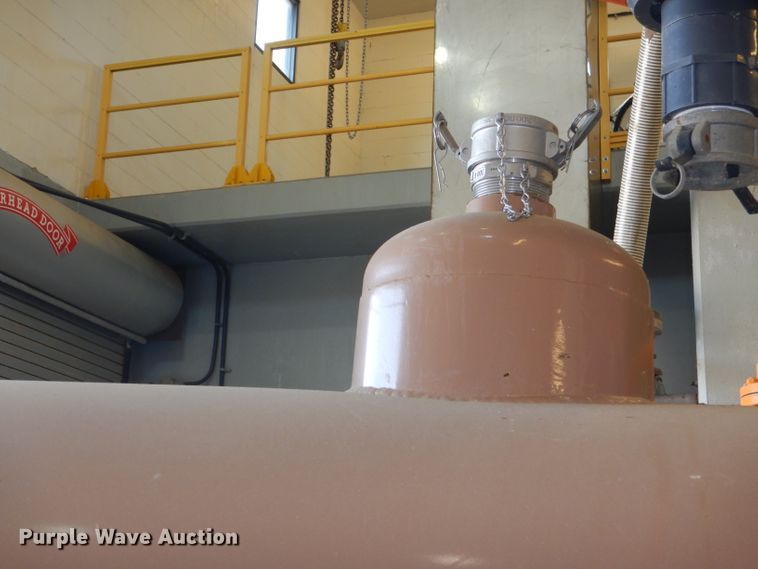 image for item DG4852 2004 Vactron VT-19 tank trailer