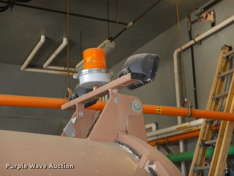 image for item DG4852 2004 Vactron VT-19 tank trailer