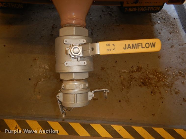 image for item DG4852 2004 Vactron VT-19 tank trailer