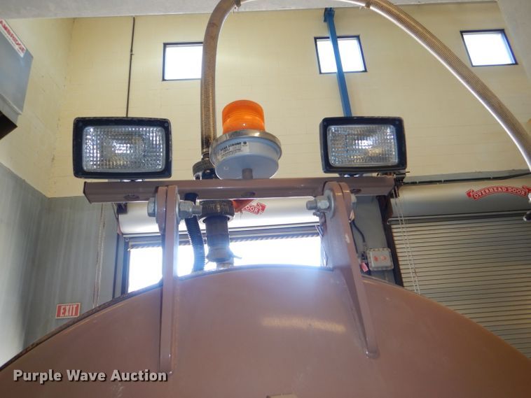 image for item DG4852 2004 Vactron VT-19 tank trailer