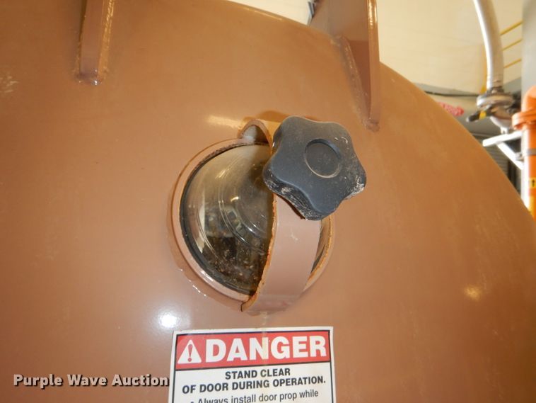 image for item DG4852 2004 Vactron VT-19 tank trailer