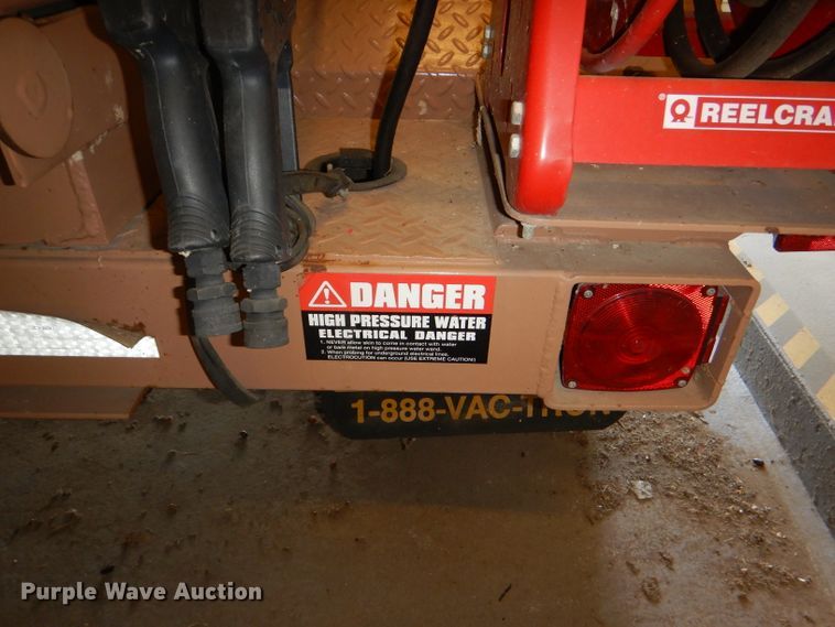 image for item DG4852 2004 Vactron VT-19 tank trailer