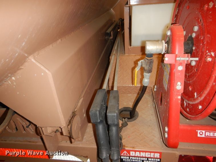 image for item DG4852 2004 Vactron VT-19 tank trailer