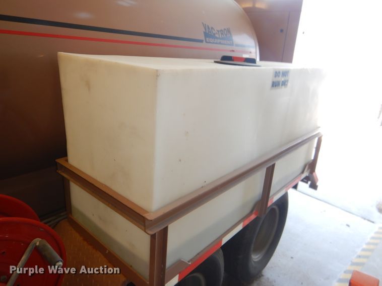 image for item DG4852 2004 Vactron VT-19 tank trailer